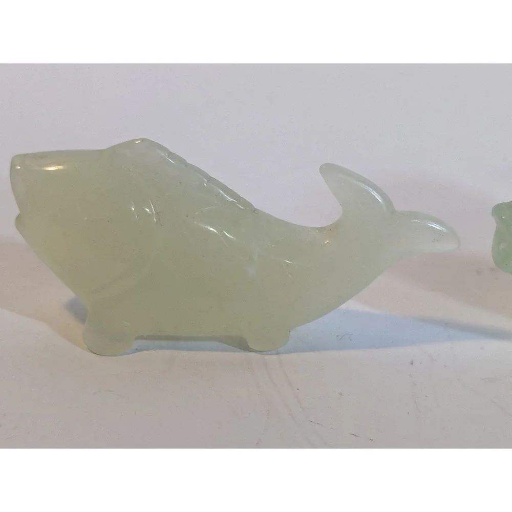 Hand‎ Carved Jade Fish Statues 1 1/4 in